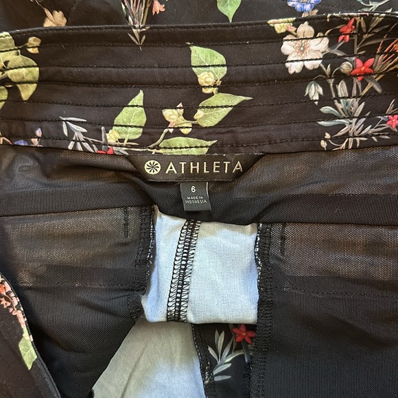 Athleta Floral Shorts - Picture 6 of 7